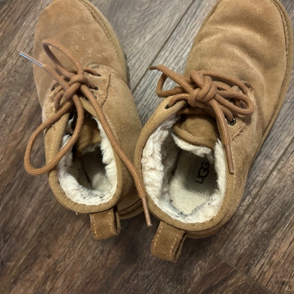 Ugg Woman’s Neumel in color chestnut size 6 - Picture 5 of 7